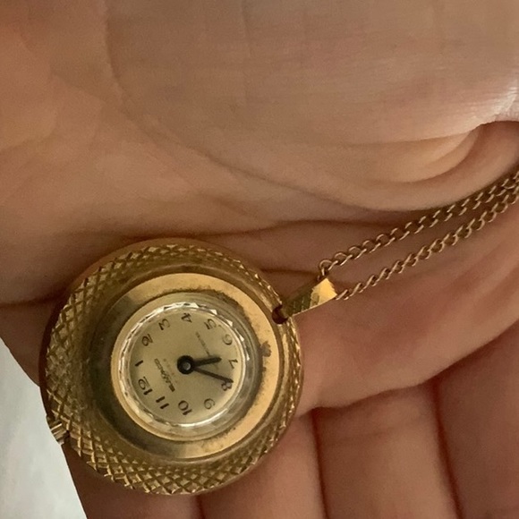 Swiss made watchpendant,little worn but not much damage-not sure if clock works - Picture 1 of 1